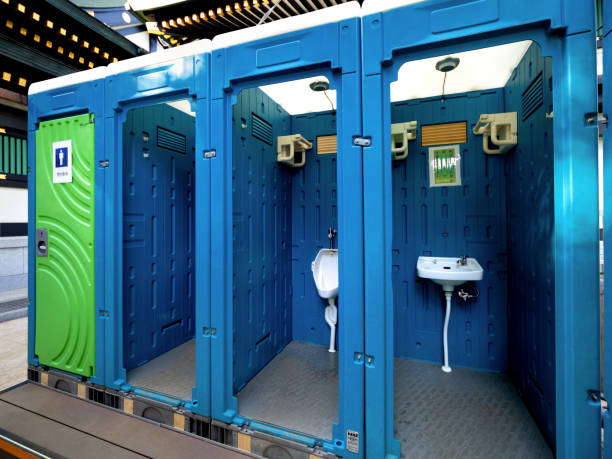 Best Portable restroom trailer rental  in Holley, FL